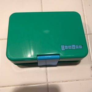 Yumbox mini snack size bento box for toddlers/kids
